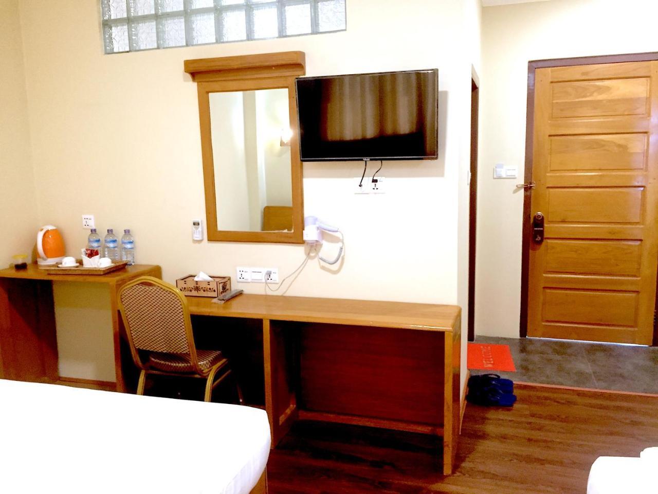 ניאונגשווה Inle Strand Hotel מראה חיצוני תמונה