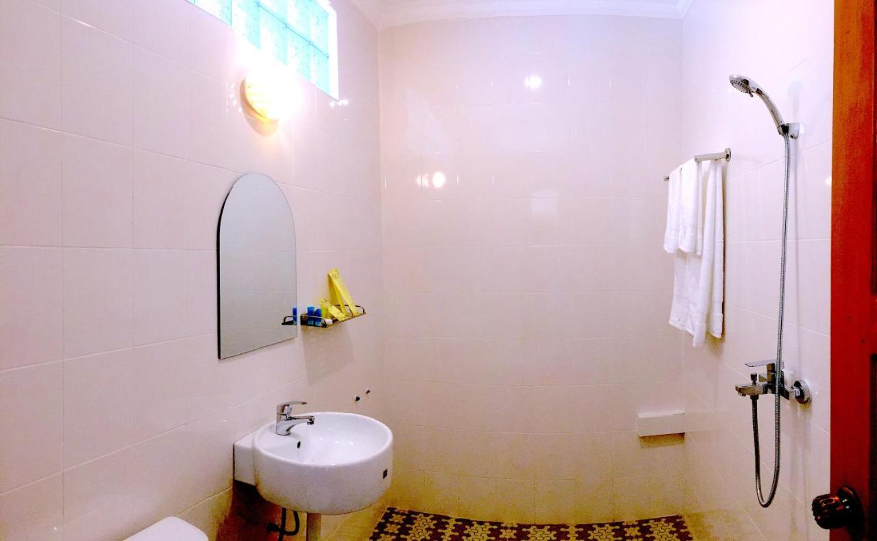 ניאונגשווה Inle Strand Hotel מראה חיצוני תמונה