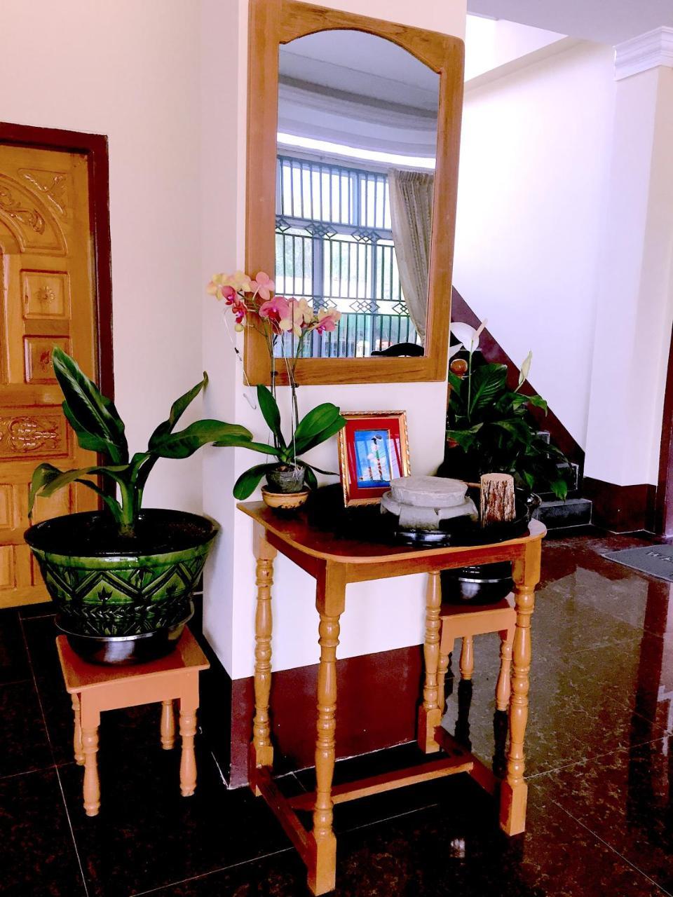 ניאונגשווה Inle Strand Hotel מראה חיצוני תמונה
