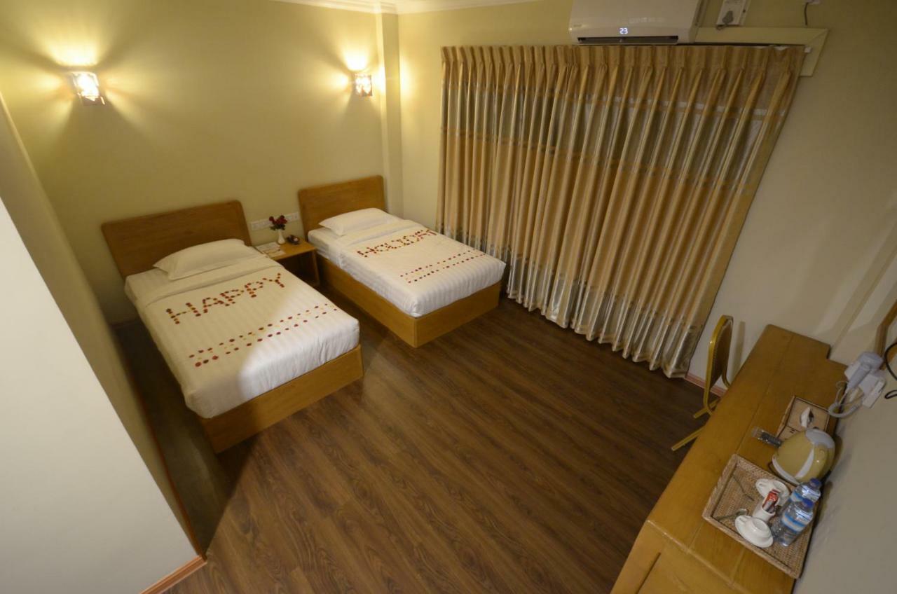 ניאונגשווה Inle Strand Hotel מראה חיצוני תמונה